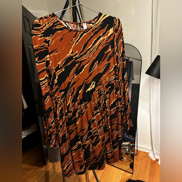 BP NORDSTROM Dress Leopard Print Keyhole Back Sz M - Picture 3 of 4